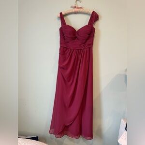 Elegant Burgundy Evening Dress